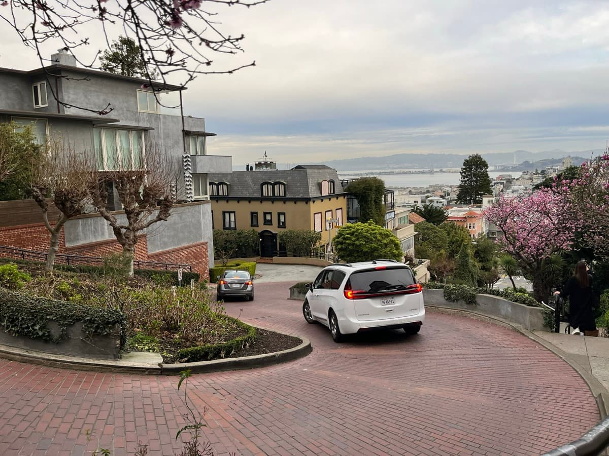 The crooked block of Lombard Street winding downhill