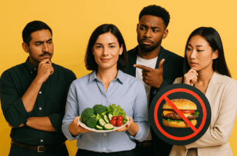 Grupo de pessoas discutindo hábitos alimentares saudáveis.