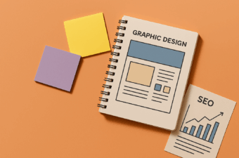 Caderno de design gráfico com blocos de notas coloridos.