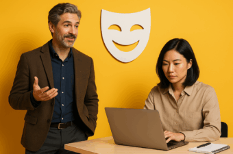 homem falando enquanto mulher trabalha no computador