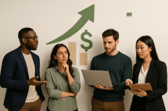 Reunião de equipe analisando gráficos de desempenho financeiro.