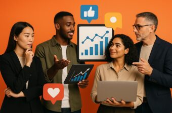 Grupo discutindo estratégias de gerenciamento de redes sociais