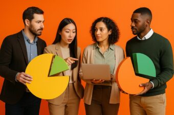 quatro pessoas analisando gráficos coloridos em um fundo laranja