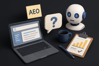 Ilustração 3D de um laptop com resultados de busca, ao lado de um robô estilizado de IA, uma prancheta com gráfico de barras, caneca de café e balão de diálogo com ponto de interrogação, representando AEO e otimização de conteúdo para motores de resposta.