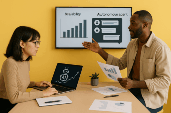 Dois profissionais analisam dados sobre agentes autônomos e escalabilidade em um escritório moderno, com gráficos e interfaces de IA exibidos em tela e laptop.