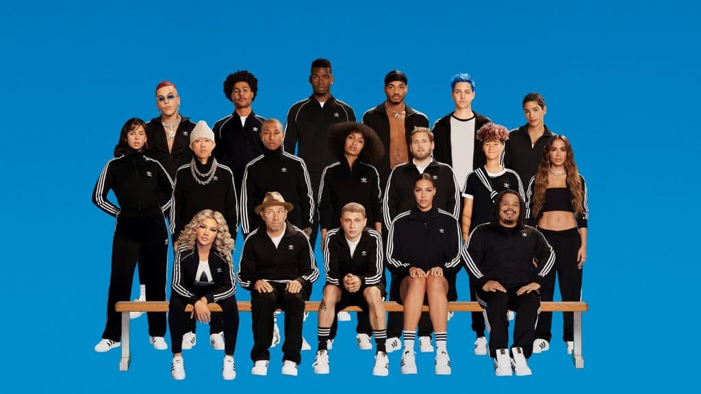 Peça gráfica da Adidas com influenciadores