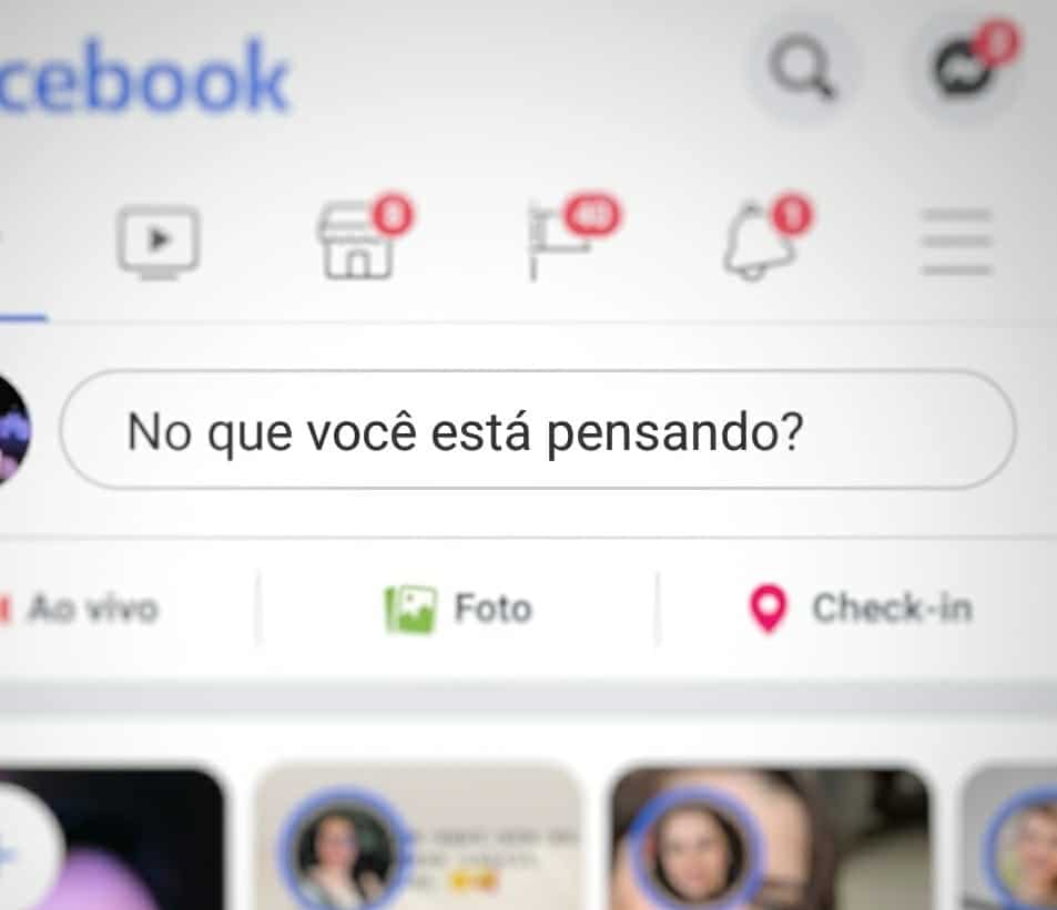 caixa de texto do Facebook, onde está escrito “O que você está pensando hoje?”;