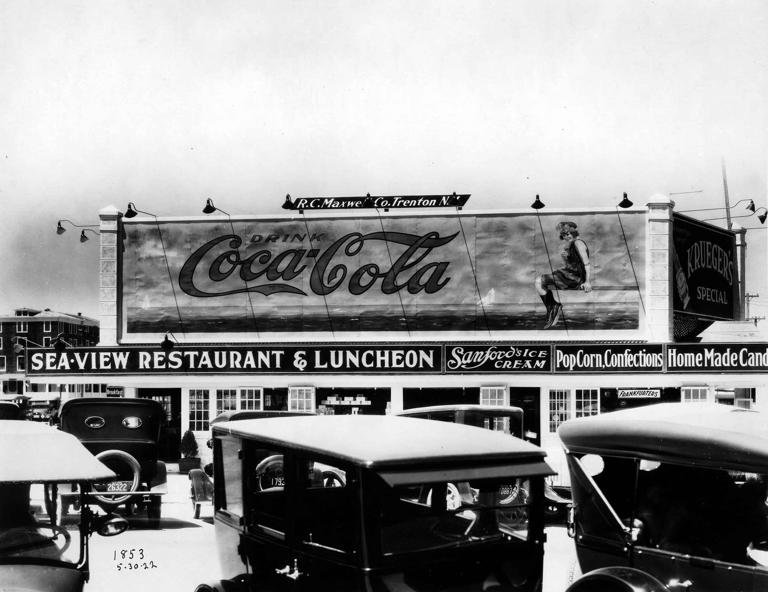 origem e evolução do marketing: outdoor da coca-cola em 1922