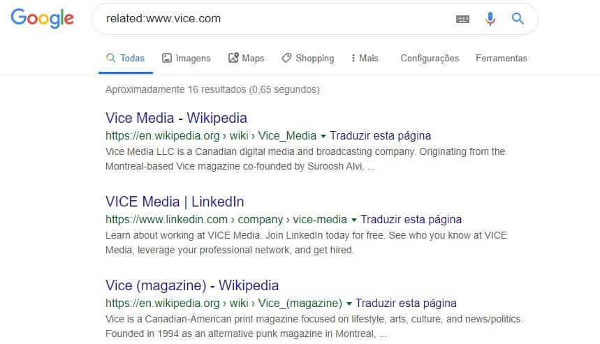 Busca no Google com "related:" antes de um link de site.